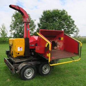 Location TP 200 Broyeur / Déchiqueteuse de bois Diesel à Lausanne – DALC