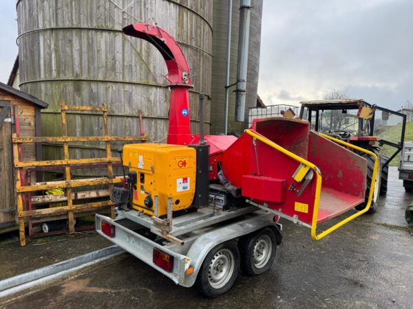 Location TP 200 Broyeur / Déchiqueteuse de bois Diesel à Lausanne – DALC (photo 6)